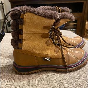 Brand new never worn Pajar waterproof winter boots